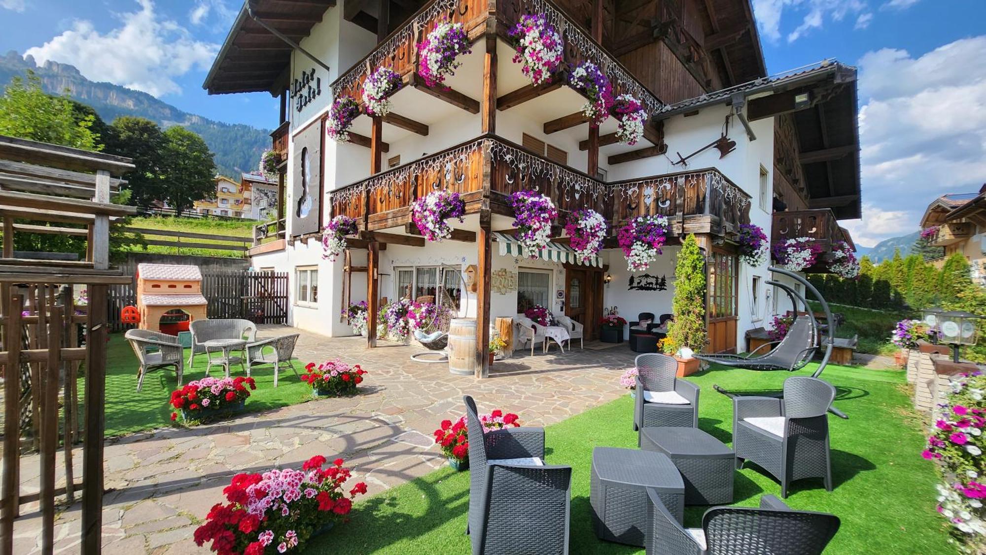 Inter Hotel B&B Vigo di Fassa Eksteriør billede